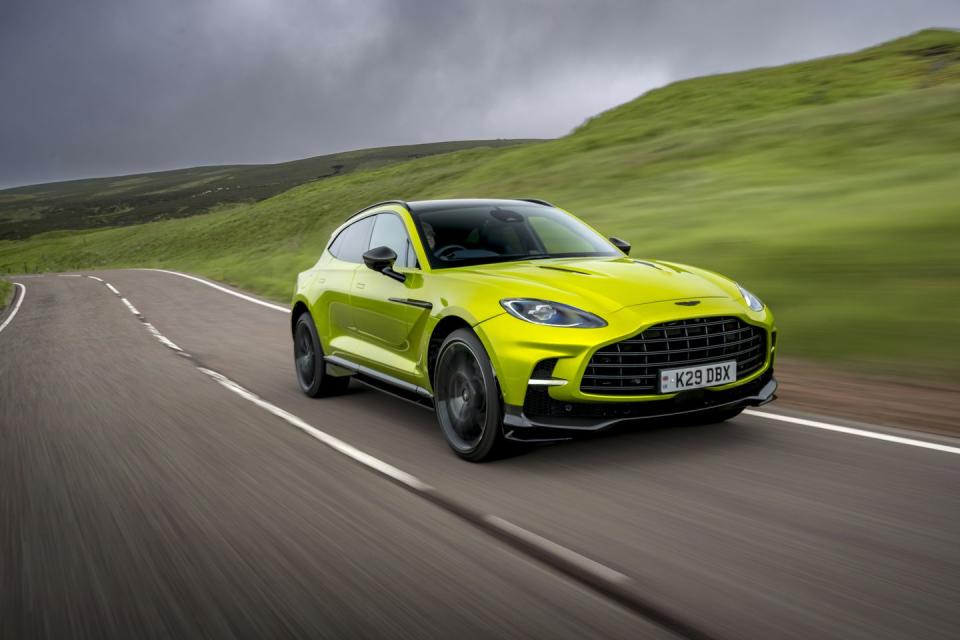 2025 aston martin dbx 707