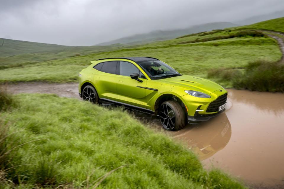 2025 aston martin dbx 707