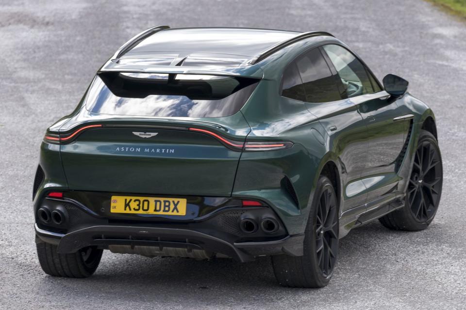 2025 aston martin dbx 707