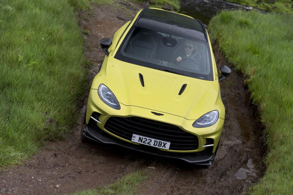 2025 aston martin dbx 707