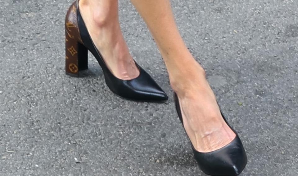 Jennifer Connelly, Louis Vuitton Matchmake pump, louis vuitton pumps, block heel pumps, pointy black pumps, black leather pumps, louis vuitton shoes