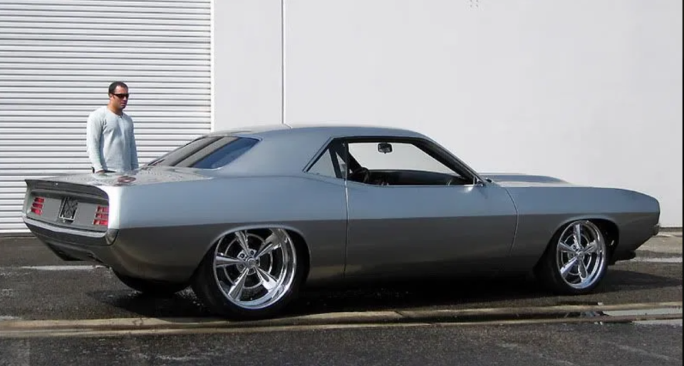 <img bad-src="joe-barracuda.png" alt="Plymouth Barracuda">