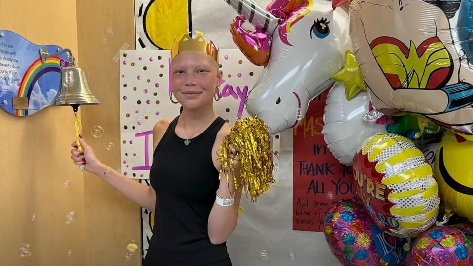 PHOTO: Isabella Strahan celebrates ringing the bell at the end of her chemotherapy treatments for medulloblastoma. (Isabella Strahan/YouTube)