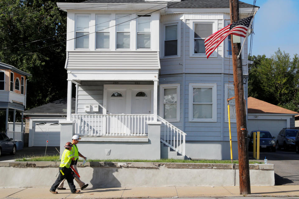A Columbia Gas of Massachusetts crew works in a neighborhood evacuated following a series of gas explosions in Lawrence, Massachusetts, U.S., September 14, 2018. REUTERS/Brian Snyder