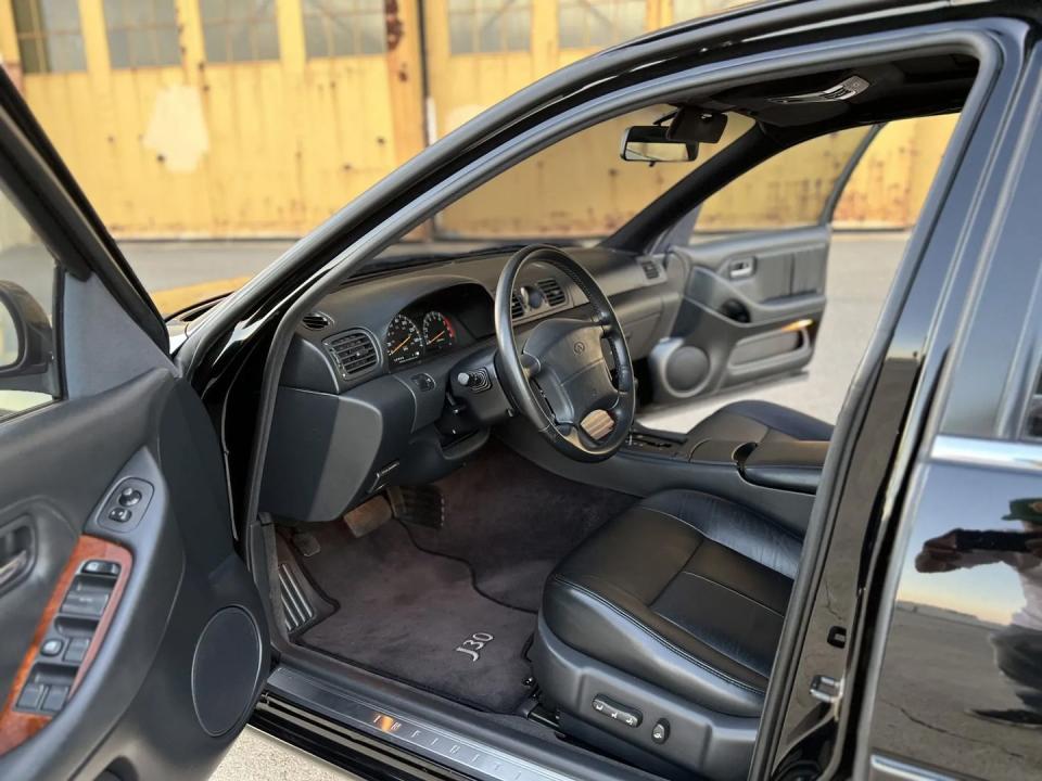 1993 infiniti j30t interior