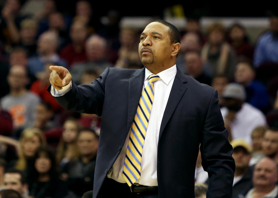 CLEVELAND, OH - DECEMBER 29: Head coach Mark Jackson of the Golden State Warriors gestures from the bench in the fourth quarter against the Cleveland Cavaliers at Quicken Loans Arena on December 29, 2013 in Cleveland, Ohio. NOTE TO USER: User expressly acknowledges and agrees that, by downloading and/or using this photograph, user is consenting to the terms and conditions of the Getty Images License Agreement.  (Photo by Mike Lawrie/Getty Images)