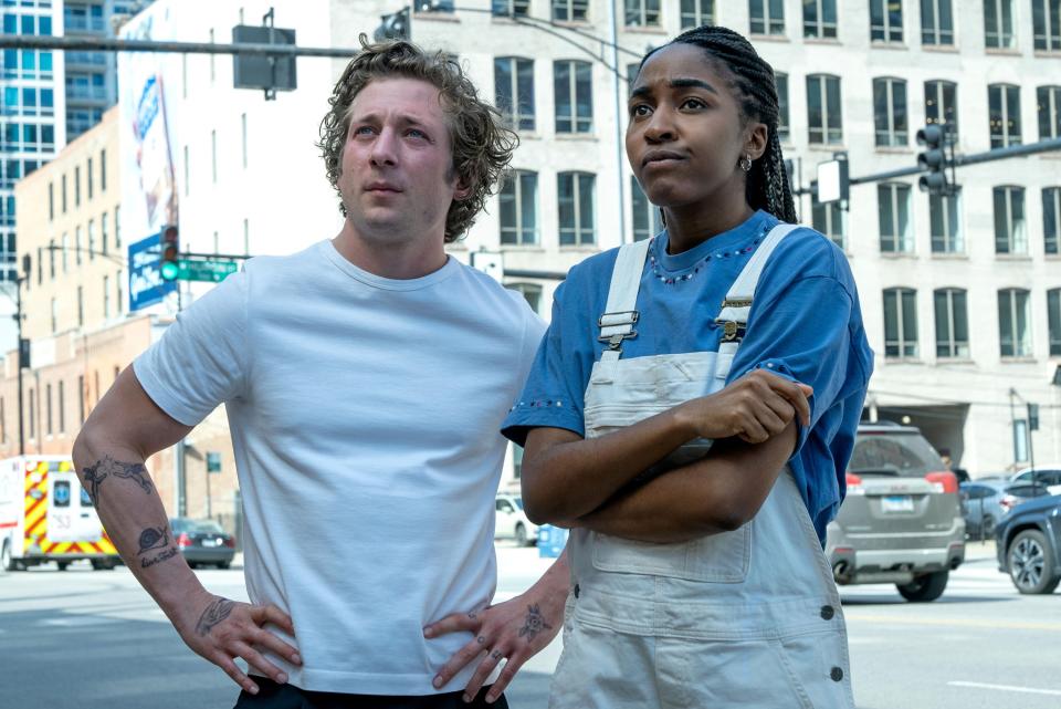 Jeremy Allen White and Ayo Edebiri in Season 2 of 