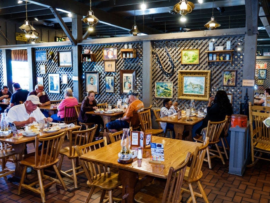 Cracker Barrel restaurant guests eating