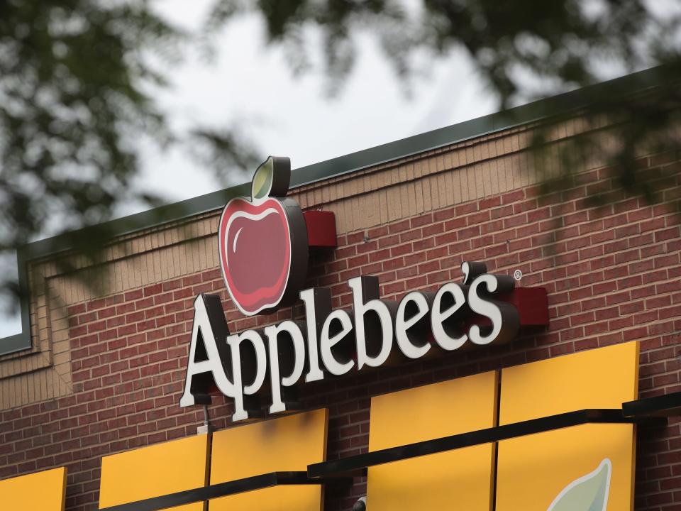 Applebee's.