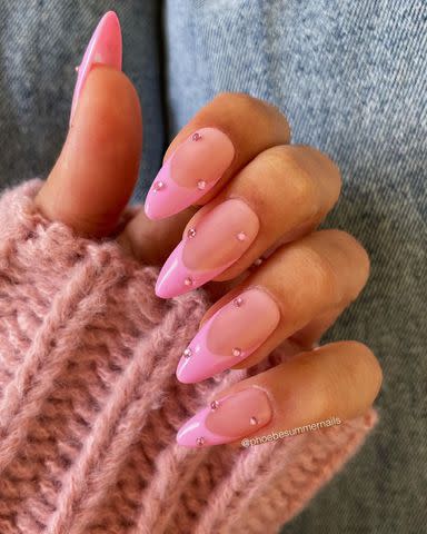 <p><a href="https://www.instagram.com/phoebesummernails/" data-component="link" data-source="inlineLink" data-type="externalLink" data-ordinal="1">@phoebesummernails</a> / Instagram</p>