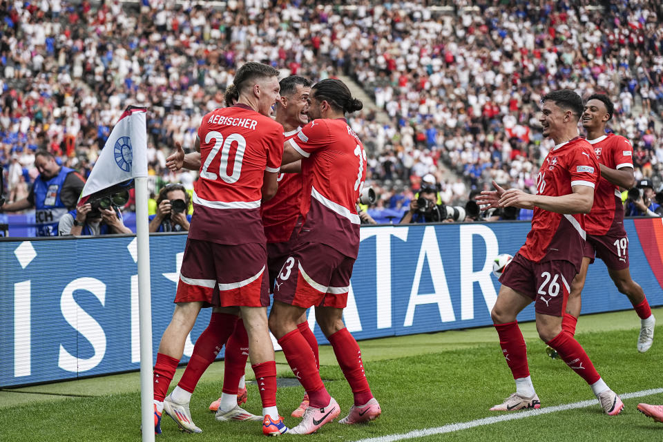 BERLIN, GERMANY - JUNE 29: Remo Freuler of Switzerland celebrates his goal teammates during the UEFA EURO 2024 round of 16 match between Switzerland and Italy at Olympiastadion on June 29, 2024 in Berlin, Germany. (Photo by Daniela Porcelli/Eurasia Sport Images/Getty Images)