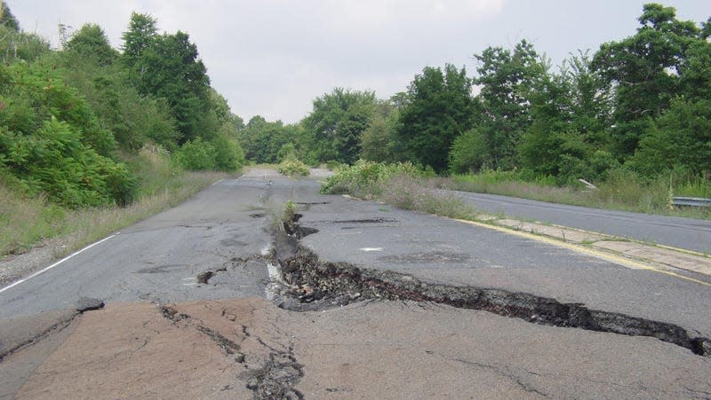 <strong>Hopefully, America’s highways don’t end up looking like Centralia, PA</strong> - Photo: joshblake (Getty Images)