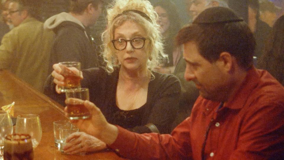 Carol Kane and Jason Schwartzman share drinks in 