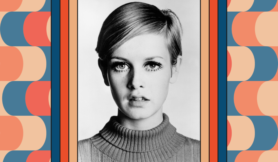 Twiggy in the late '60s with short hair and long mascara-ed lashes