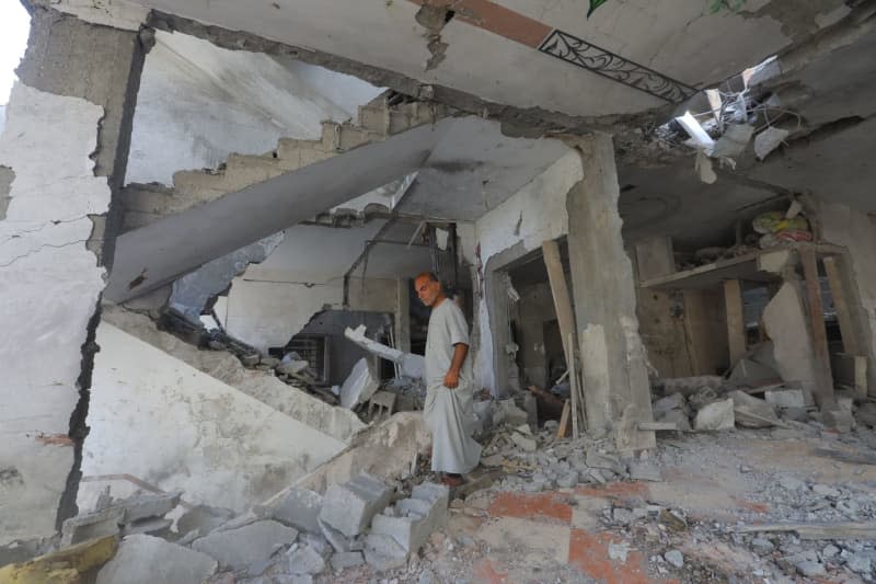 A general view of the destruction caused by an Israeli strike on the Nuseirat refugee camp. Omar Ashtawy/APA Images via ZUMA Press Wire/dpa