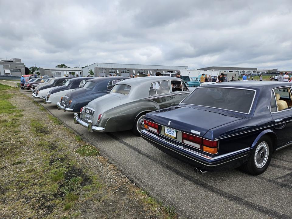 rollsroyce club at m1 concourse vintage cars and coffee 2024