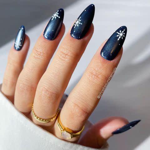 <p><a href="https://www.instagram.com/p/C0wwjR9MIek/" data-component="link" data-source="inlineLink" data-type="externalLink" data-ordinal="1">@phoebesummernails</a> / instagram</p>