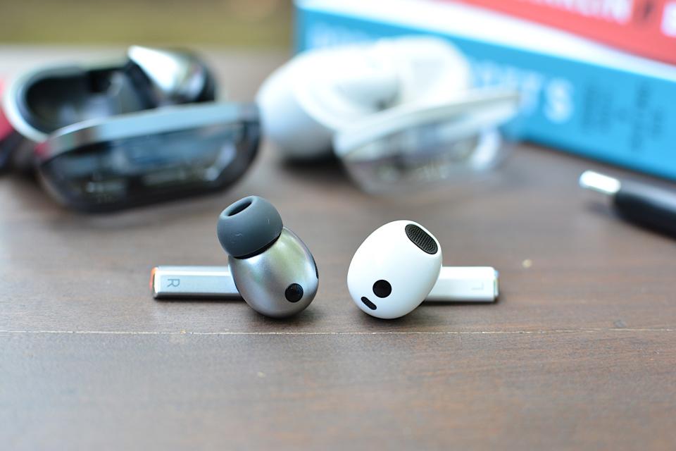 Both models of the Samsung Galaxy Buds 3 have a similar, AirPods-inspired oval shape. 