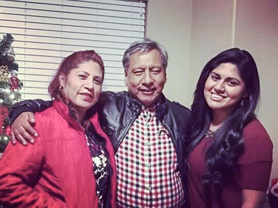 30-year-old Belyruth Ordóñez, right, with her parents. (Courtesy Marlon Olaya)