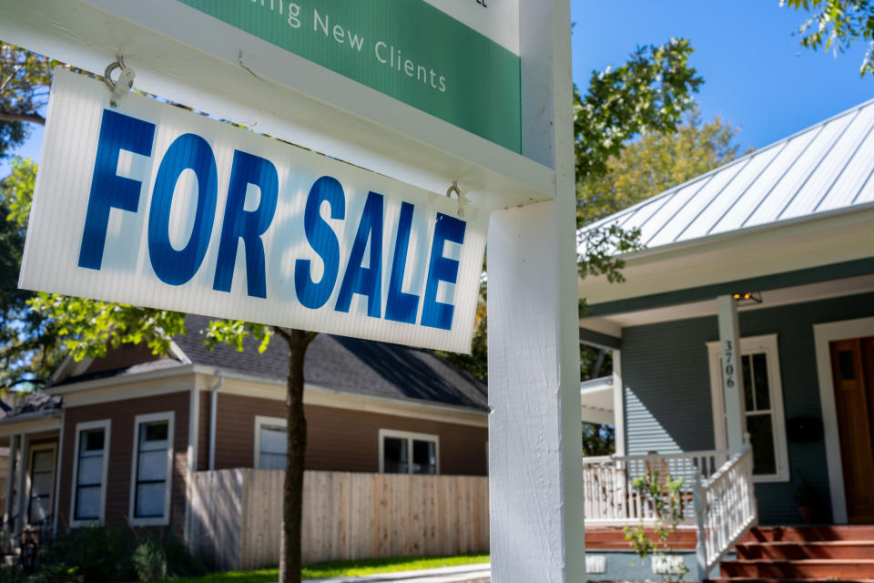 AUSTIN, TEXAS - he national average on the 30-year, fixed-rate mortgage fell to 6.77% from 6.89% a week prior, Freddie Mac reported on Thursday. The  twelve- basis points drop marks the lowest level since mid-March. (Photo by Brandon Bell/Getty Images)