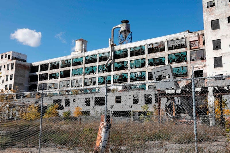 The closed Fisher Body Plant 21, a division of General Motors dissolved in 1984 is viewed in Detroit, Michigan, on October 23, 2019. - Image: JEFF KOWALSKY / AFP (Getty Images)