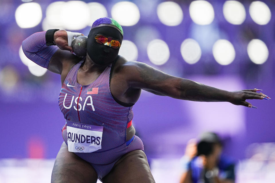 Shot-putter Raven Saunders wears a mask while competing. (Michael Kappeler/picture alliance via Getty Images)