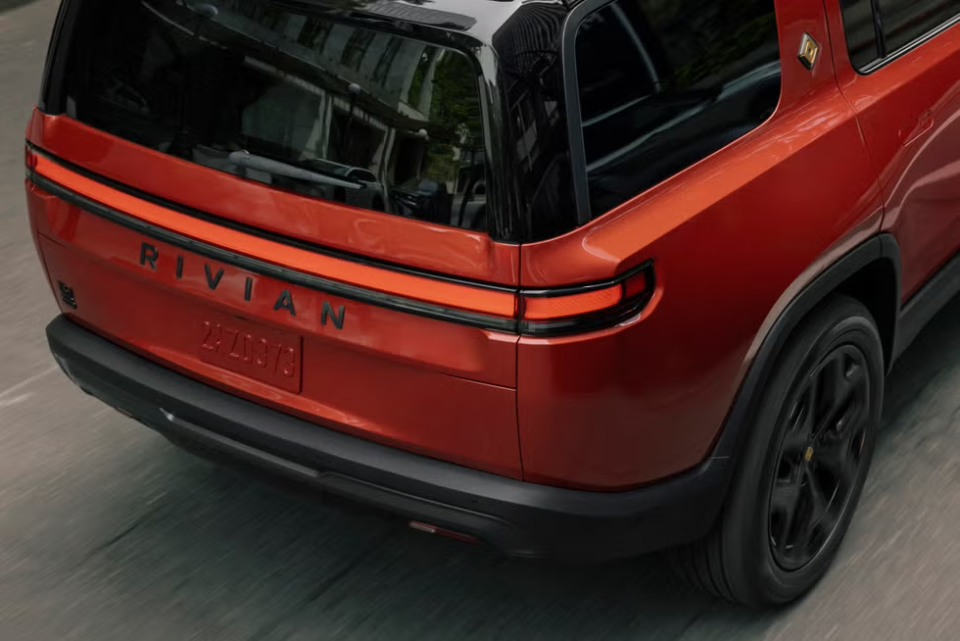 The 2025 Rivian R1S SUV (credit: Rivian)