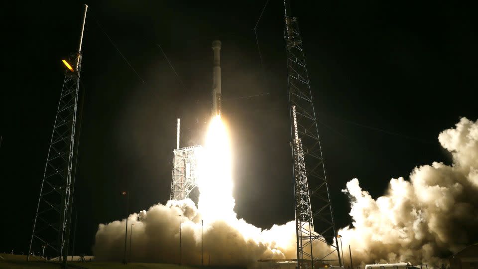 The United Launch Alliance Atlas V rocket, topped by a Boeing CST-100 Starliner spacecraft, lifts off on an uncrewed test flight on December 20, 2019, in Cape Canaveral, Florida. - Joe Raedle/Getty Images