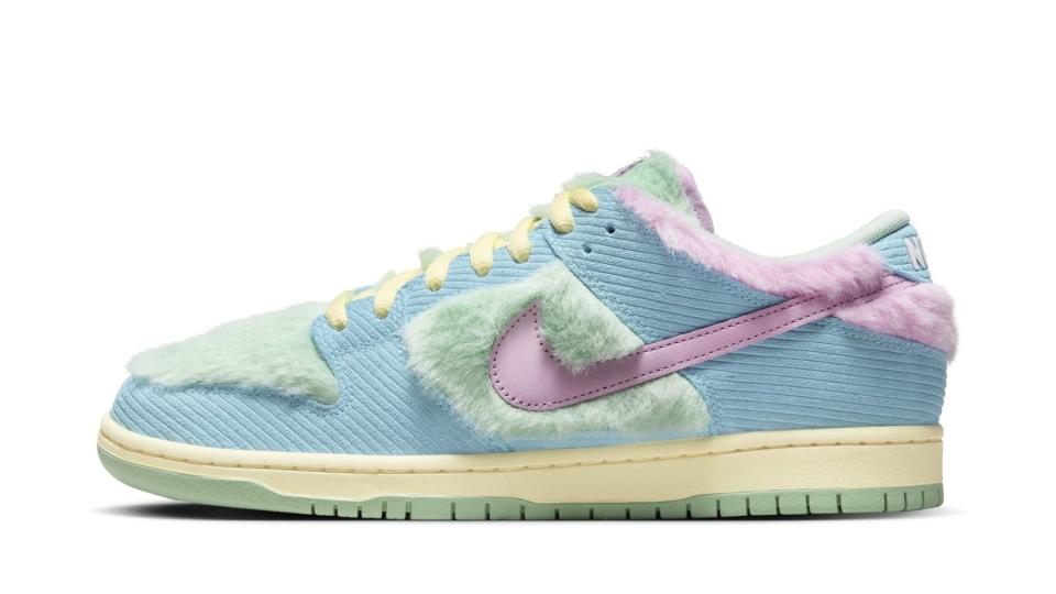 Verdy Nike SB Dunk Low Visty 