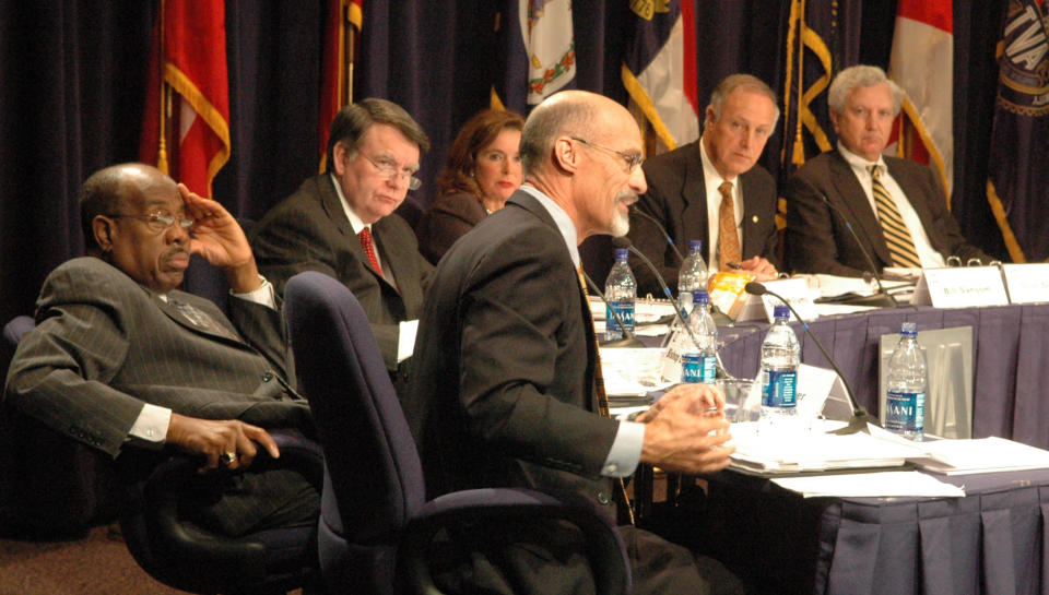 TVA board Member Bill Baxter outlines his objections to a proposed TVA land policy. The other board members listening to Baxter are, left to right, William Graves of Memphis, Mike Duncan of Inez, Kentucky., Susan Richardson Williams of Knoxville, Chairman William B. Sansom of Knoxville, and Don DePriest of Columbus, Mississippi.