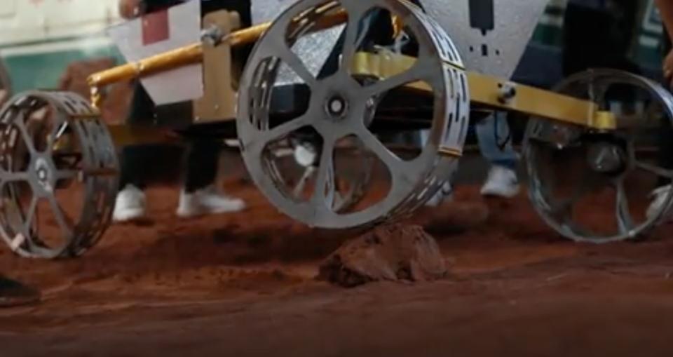  Chinese researchers put a rover prototype through its paces here on Earth. 