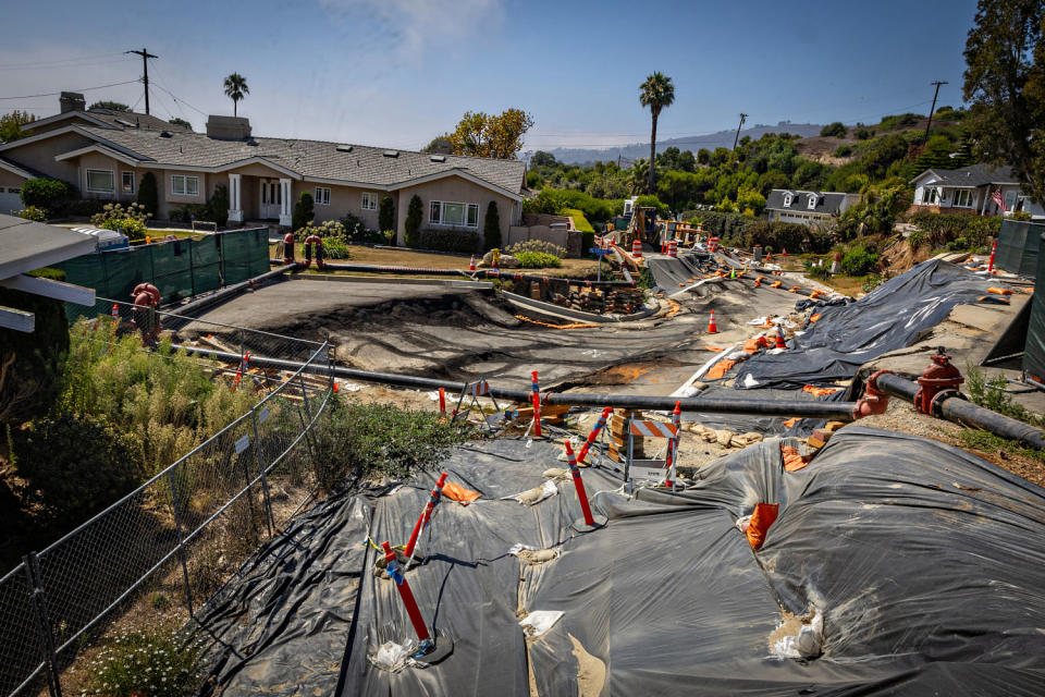 Rancho Palos Verdes landslides (Jason Armond / Los Angeles Times via Getty Images )