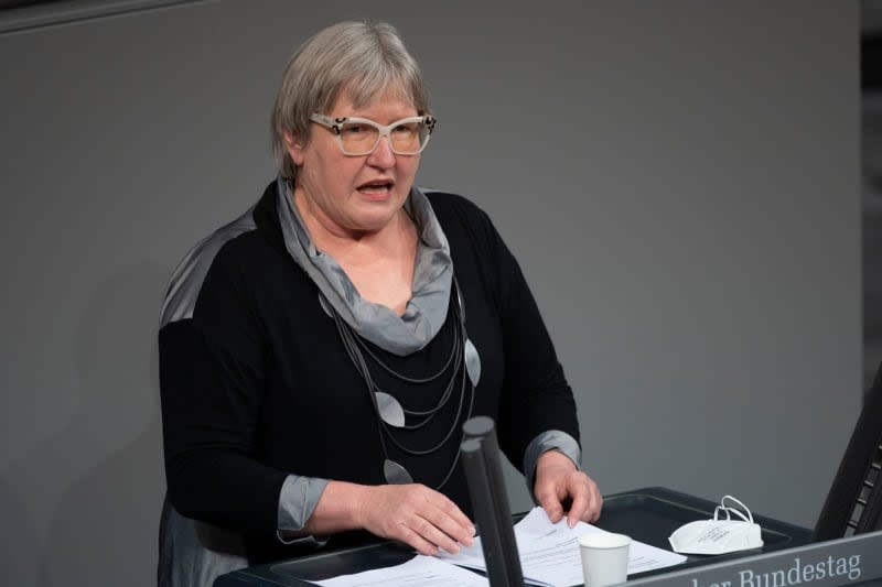 Heike Engelhardt, Member of the German Bundestag, speaks at the Bundestag session. Christophe Gateau/dpa