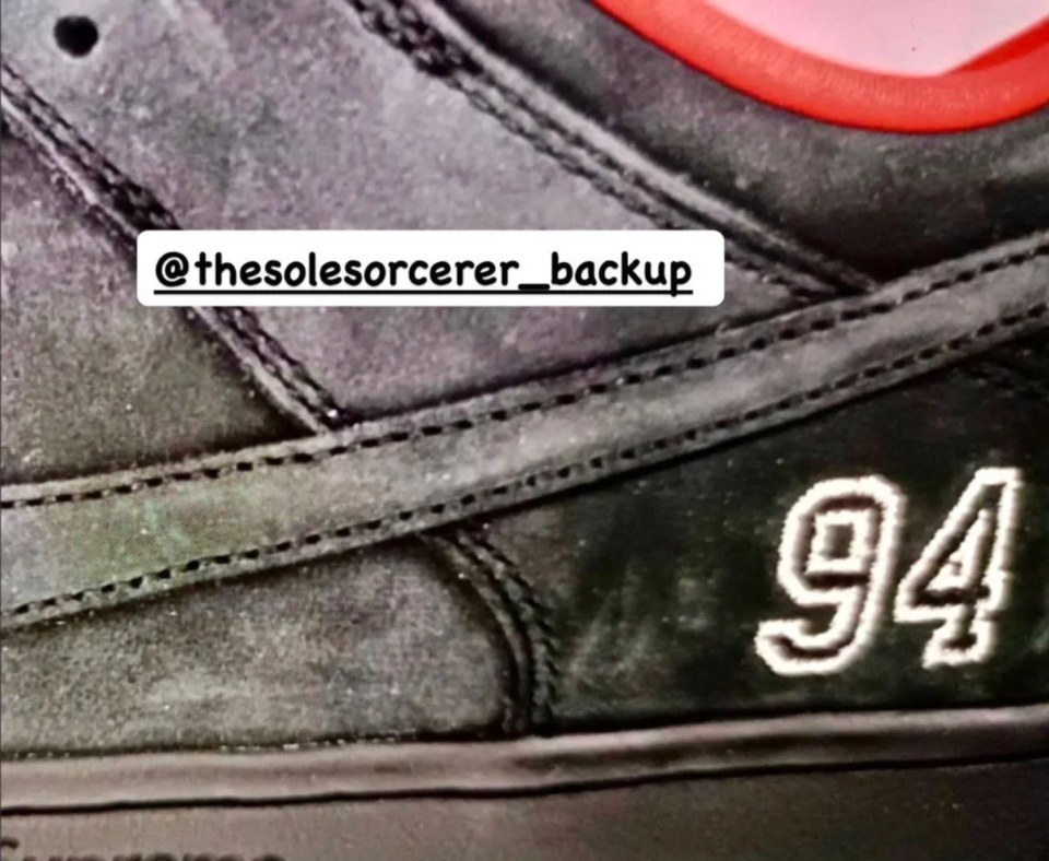 Supreme x Nike SB Dunk Low in black/red. Credit: @thesolesorcerer_backup