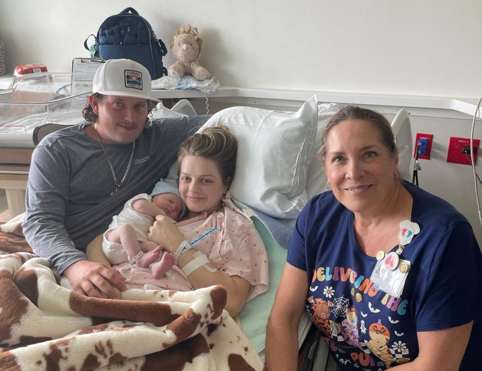 PHOTO: Dewey Bennett III, Kenzie Lewellen and their son Dewey Lester Bennett IV with Andrea Zullo, one of their nurses at Sarasota Memorial Hospital in Sarasota, Fla. (Sarasota Memorial Hospital)