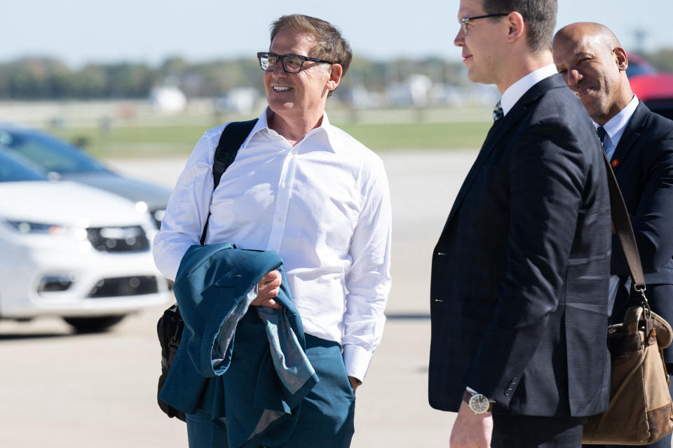 Business entrepreneur Mark Cuban walks to board Air Force Two as he travels to campaign with Democratic presidential candidate US Vice President Kamala Harris from Milwaukee Mitchell International Airport in Milwaukee, Wisconsin, October 17, 2024. (Photo by SAUL LOEB / AFP) (Photo by SAUL LOEB/AFP via Getty Images)