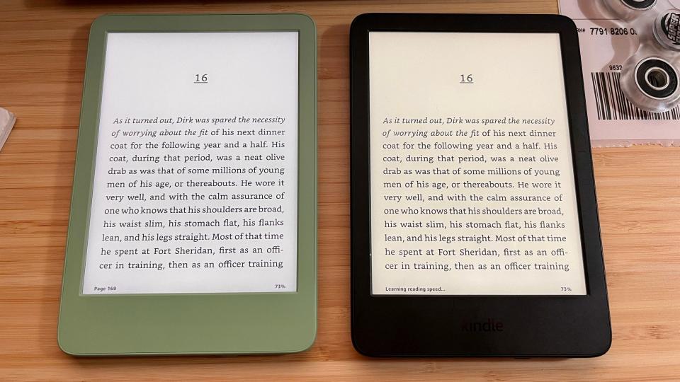 A photo showing the Kindle 2024 (left) alongside the 2022 model.