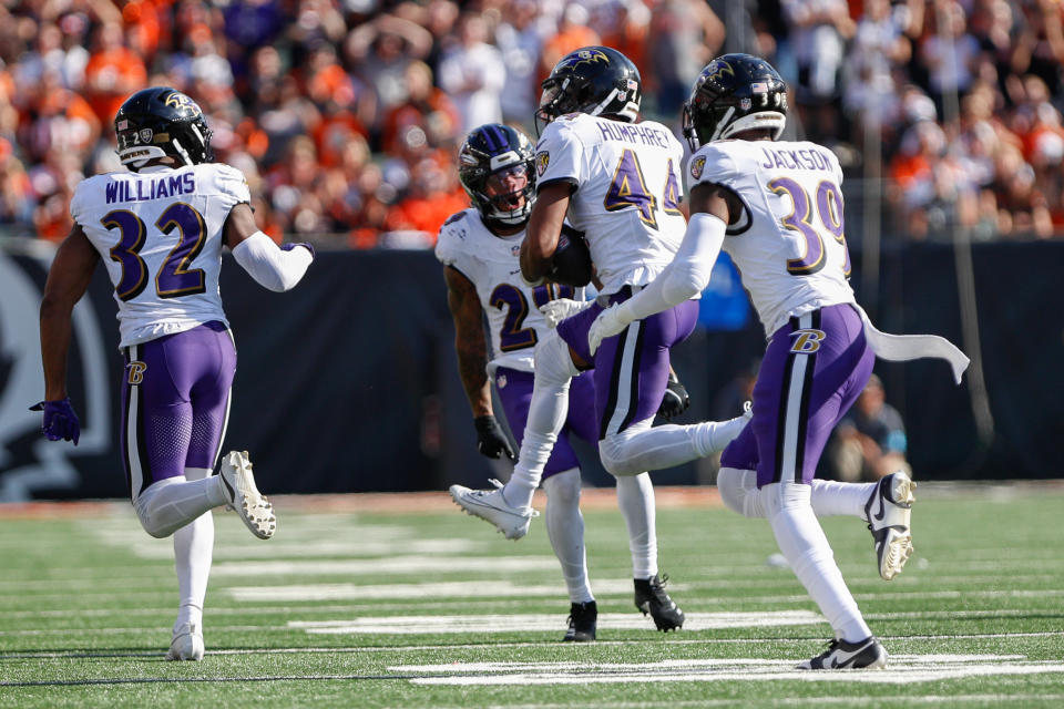 CINCINNATI, OH - OCTOBER 06: Baltimore Ravens cornerback Marlon Humphrey (44) reacts with his teammates after an interception during the game against the Baltimore Ravens and the Cincinnati Bengals on October 6, 2024, at Paycor Stadium in Cincinnati, OH. (Photo by Ian Johnson/Icon Sportswire via Getty Images)