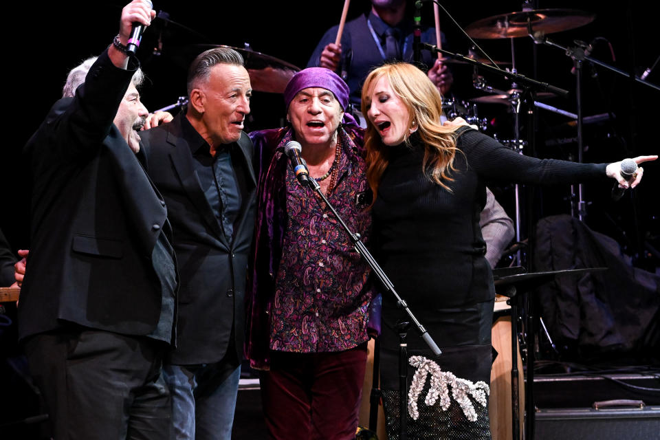 Tony Orlando, Bruce Springsteen, Steven Van Zandt and Patti Scialfa 