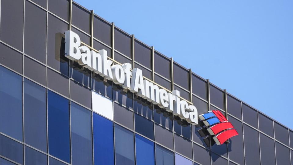 How To Earn $500 A Month From Bank of America Stock Ahead Of Q3 Earnings