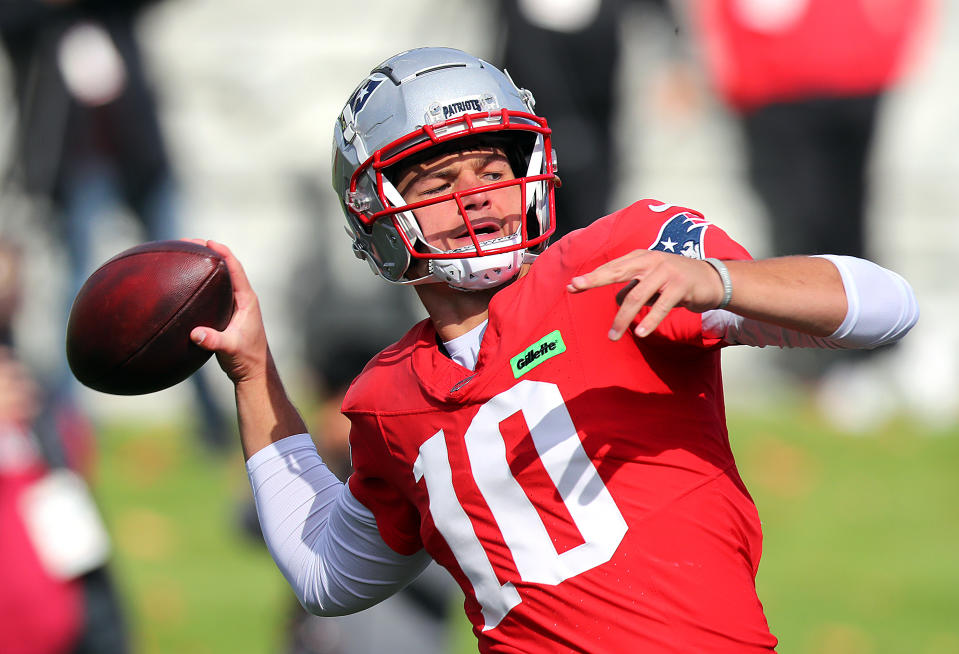 Foxborough, MA - October 16: New England Patriots QB Drake Maye throws a pass at practice. (Photo by John Tlumacki/The Boston Globe via Getty Images)