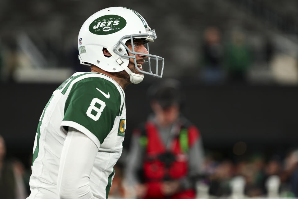 EAST RUTHERFORD, NEW JERSEY - OCTOBER 14: Aaron Rodgers #8 of the New York Jets warms up prior to an NFL game against the Buffalo Bills at MetLife Stadium on October 14, 2024 in East Rutherford, New Jersey. (Photo by Kevin Sabitus/Getty Images)