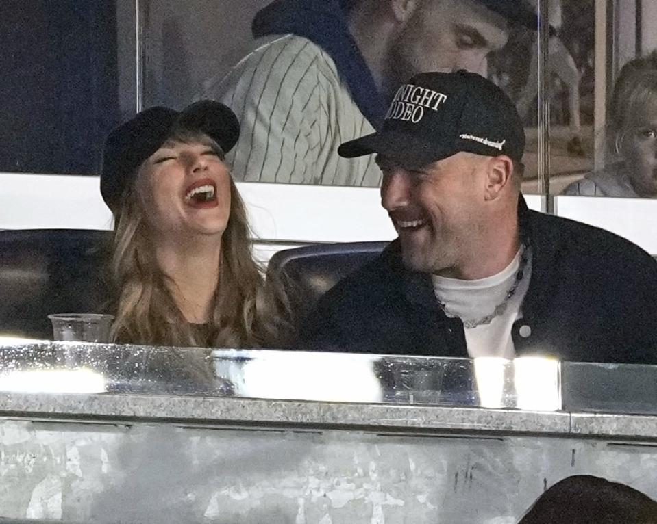 Travis Kelce and Taylor Swift 