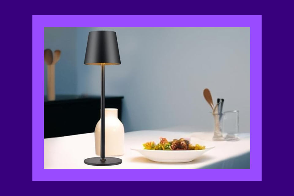 The black table lamp on a dining table