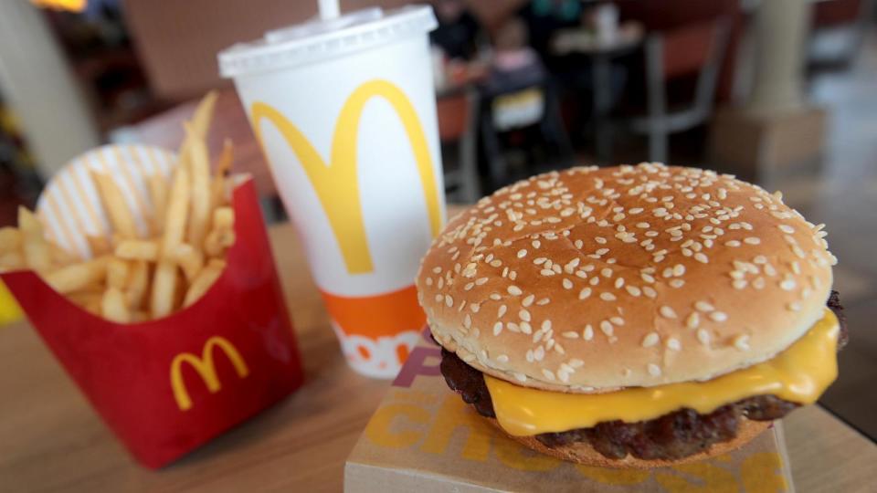 PHOTO: A Quarter Pounder hamburger is served at a McDonald's restaurant on March 30, 2017 in Effingham, Illinois. (Scott Olson/Getty Images)