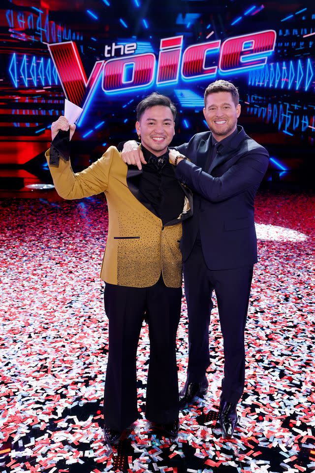 Sofronio Vasquez and his coach, Michael Bublé. (NBCUniversal Media, LLC)