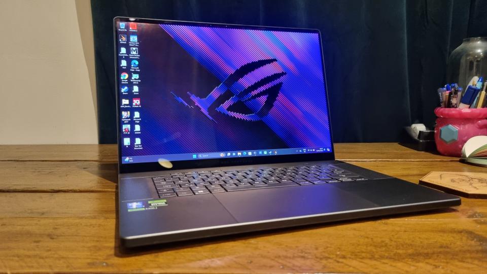  The Asus ROG Zephyrus G16 2024. 