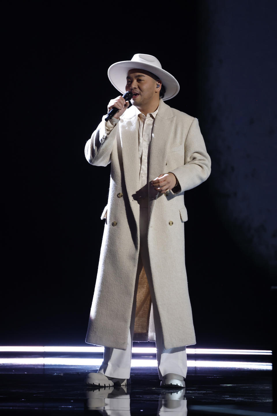 Sofronio Vasquez performs on The Voice.