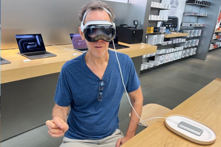 Alan Truly enjoys the Apple Vision Pro's look and pinch user interface.