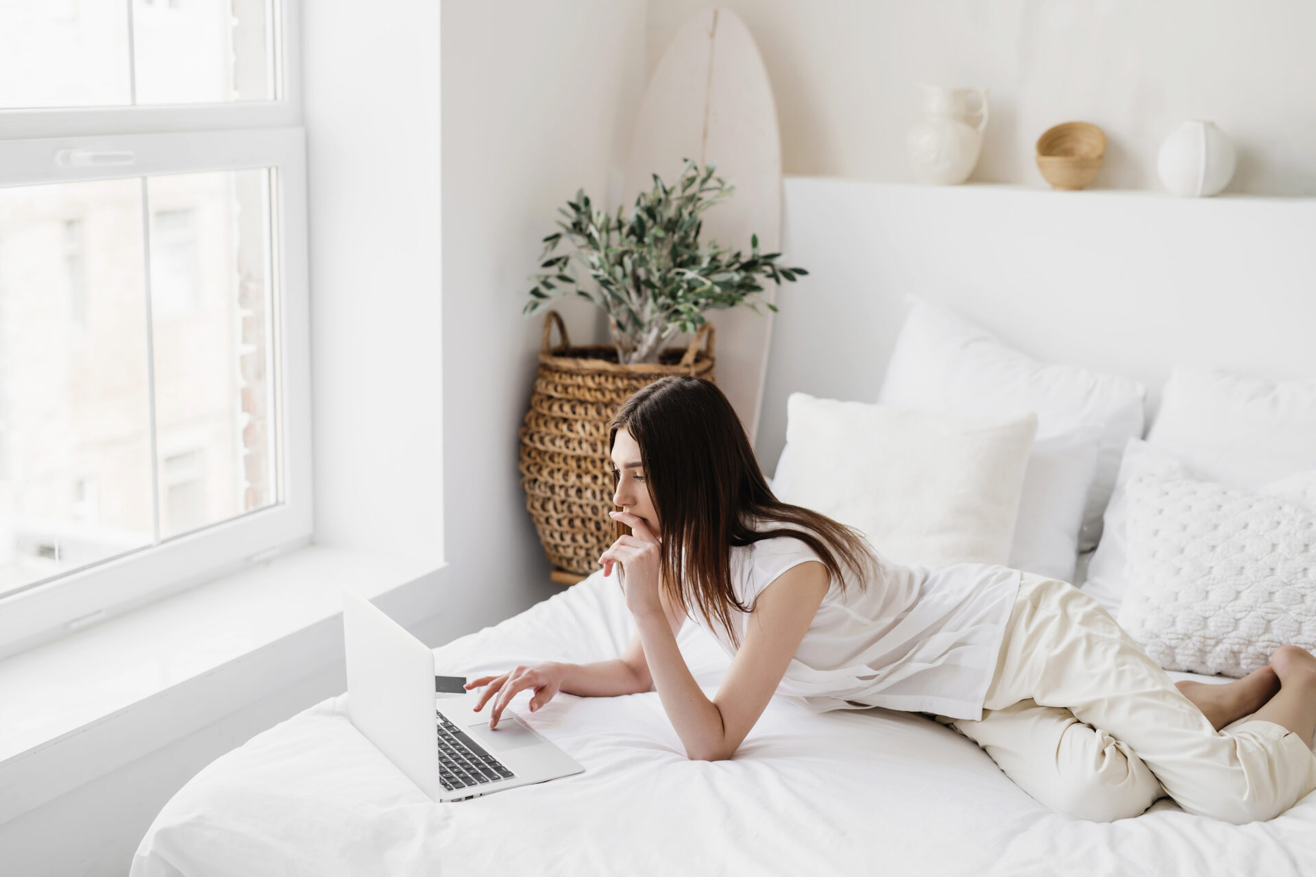 Техническая настройка и затраты, связанные с проверкой законности MRR